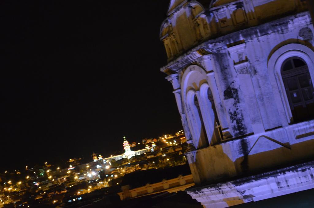 Check Inn Bed And Breakfast Cuenca Dış mekan fotoğraf