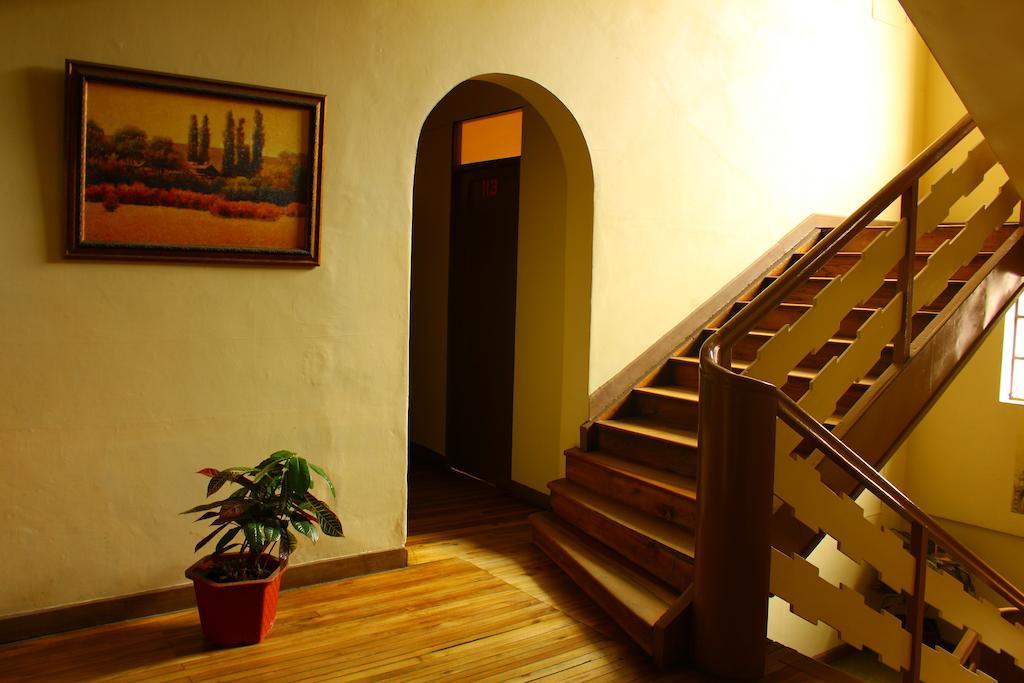 Check Inn Bed And Breakfast Cuenca Dış mekan fotoğraf